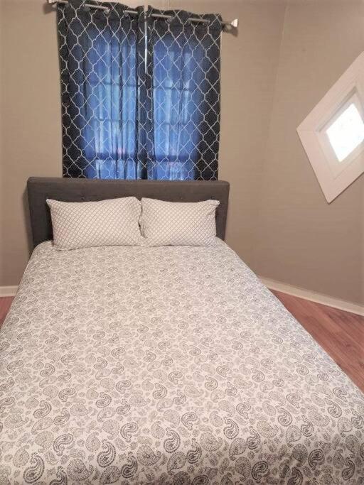  | Unbeatable Location*Close to everything*