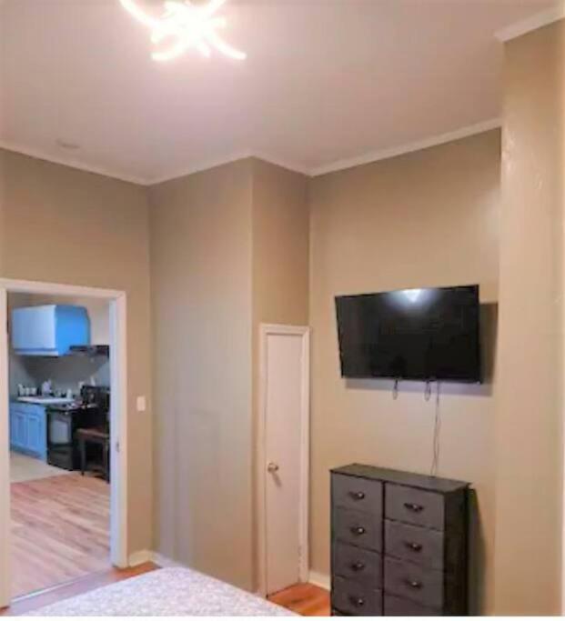  | Unbeatable Location*Close to everything*