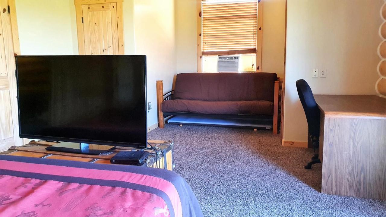 | Teton Hostel HideAway