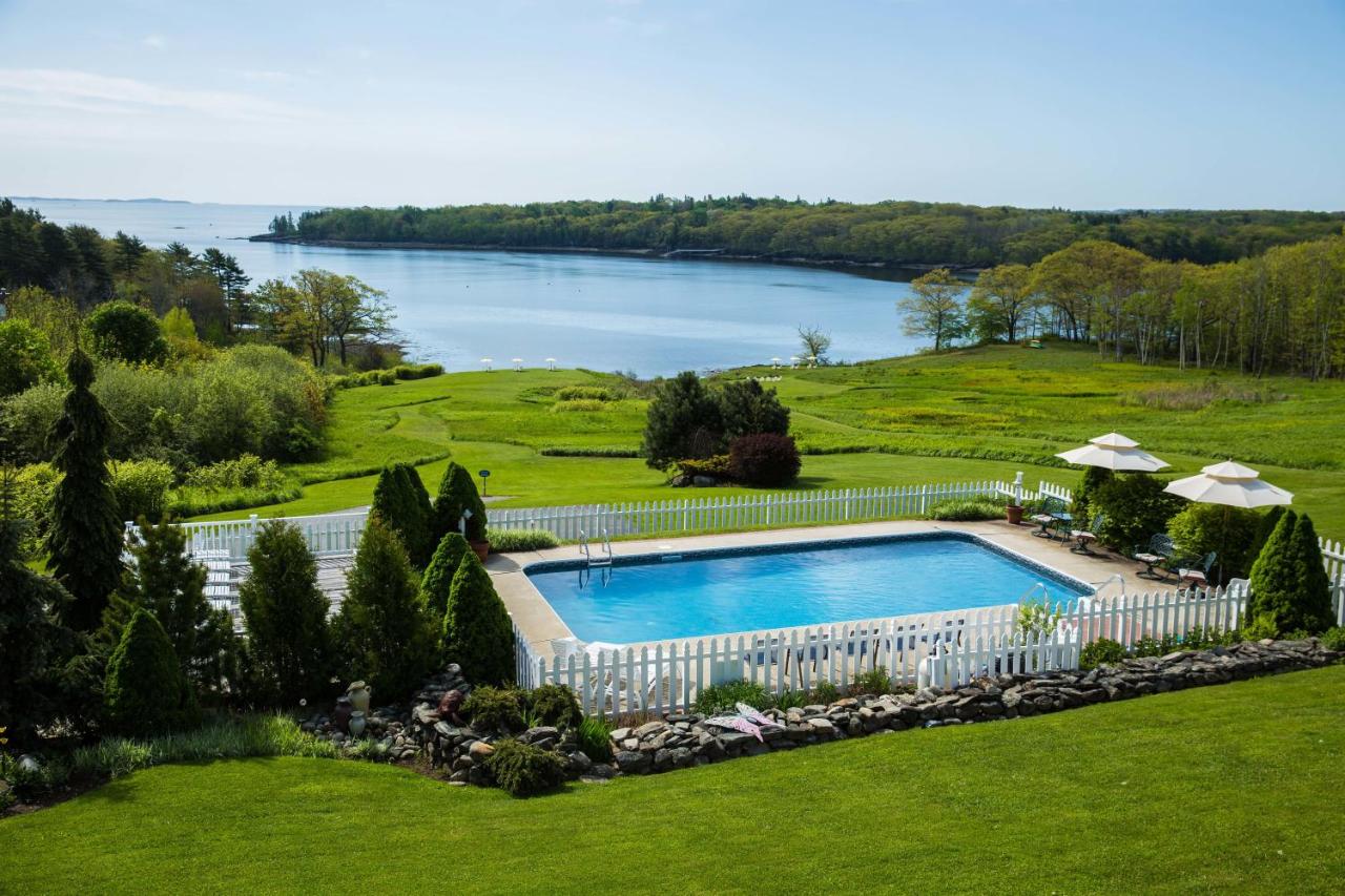 | Strawberry Hill Seaside Inn
