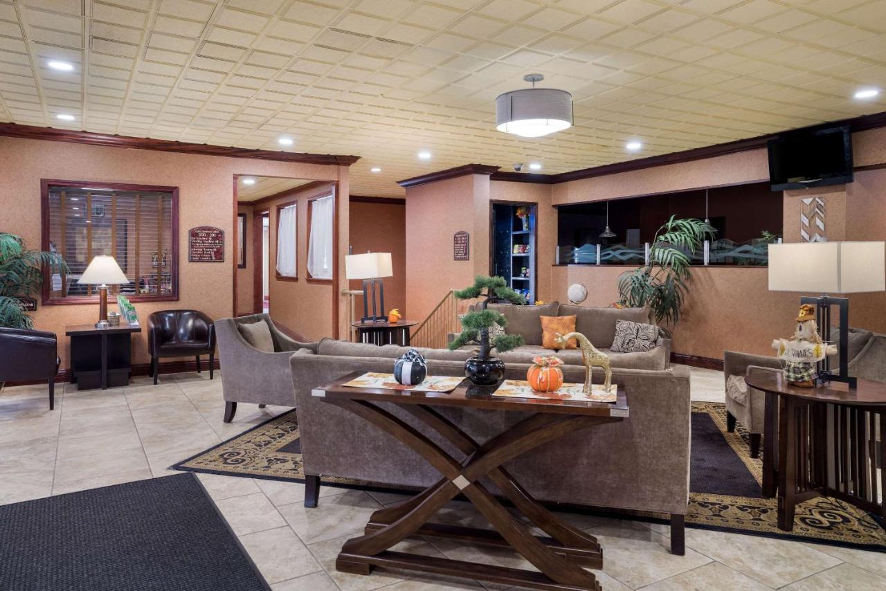  | Quality Inn and Suites Fairgrounds - Syracuse