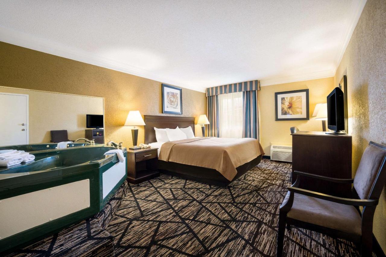  | Quality Inn and Suites Fairgrounds - Syracuse