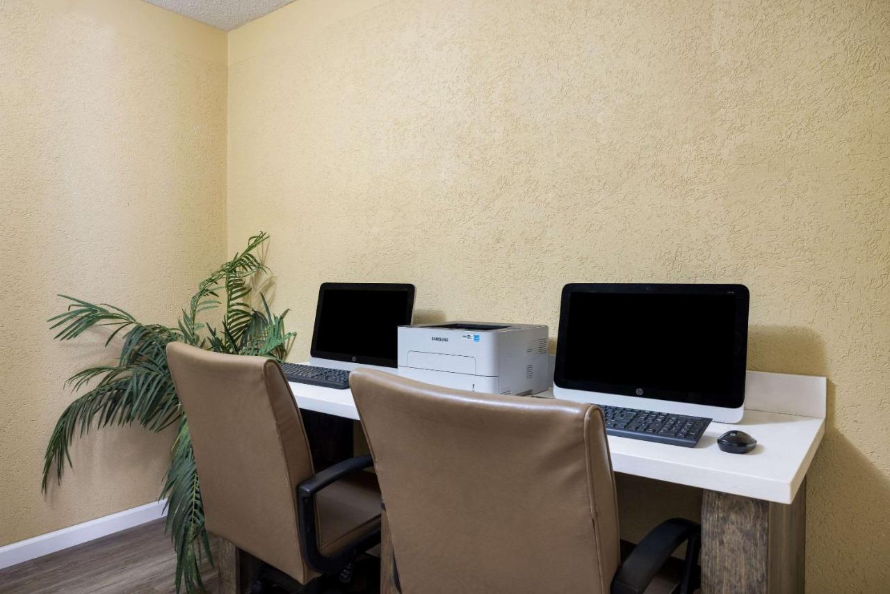  | Quality Inn and Suites Fairgrounds - Syracuse