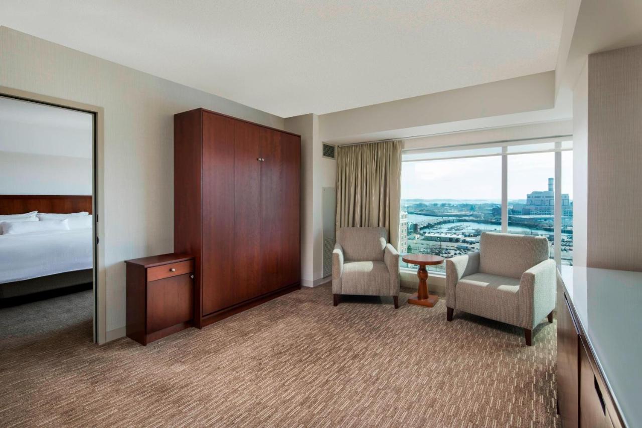 Harbor 1 Key Suite, 1 Bedroom Junior Suite, Harbor view at The Westin Boston Seaport District