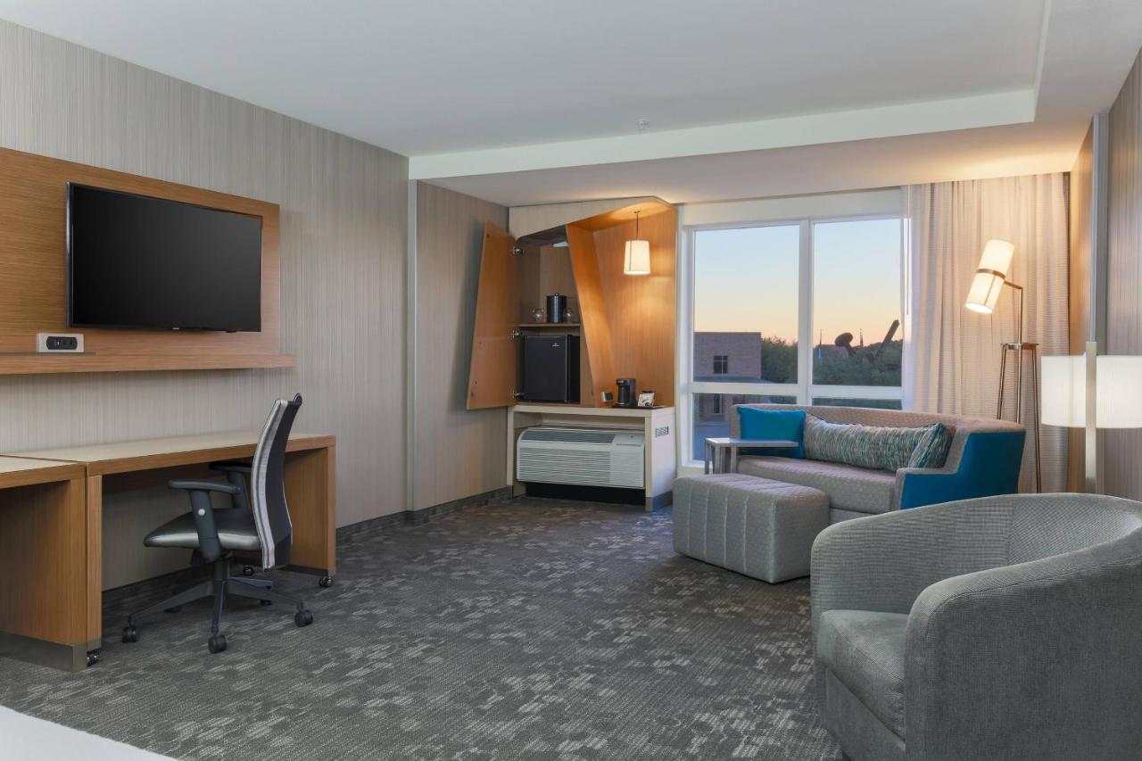 | Courtyard by Marriott Dallas Midlothian at Midlothian Conference Center