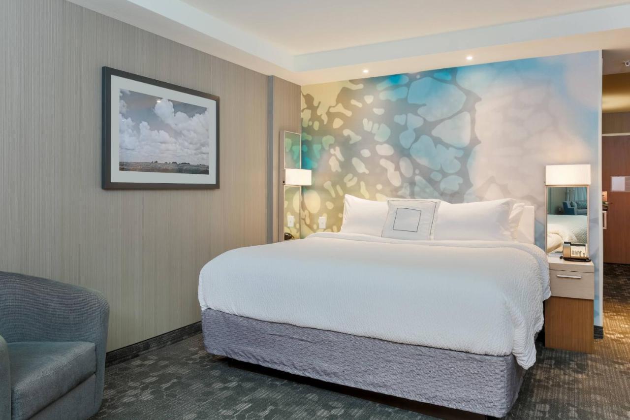 | Courtyard by Marriott Dallas Midlothian at Midlothian Conference Center