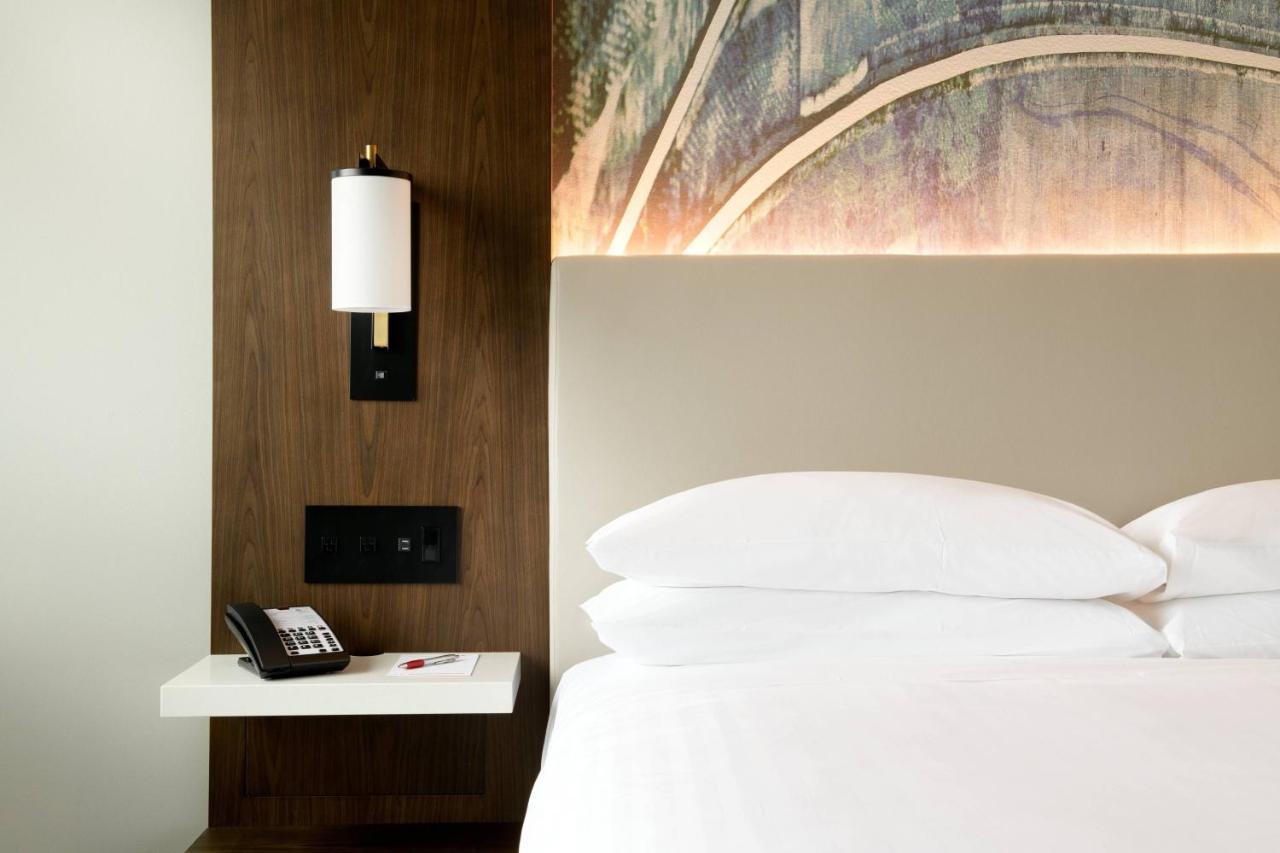 Guest room, 2 Queen at Marriott Tacoma Downtown