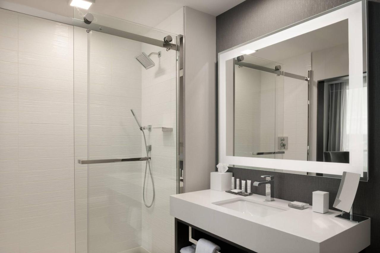 Guest room, 2 Queen at Marriott Tacoma Downtown