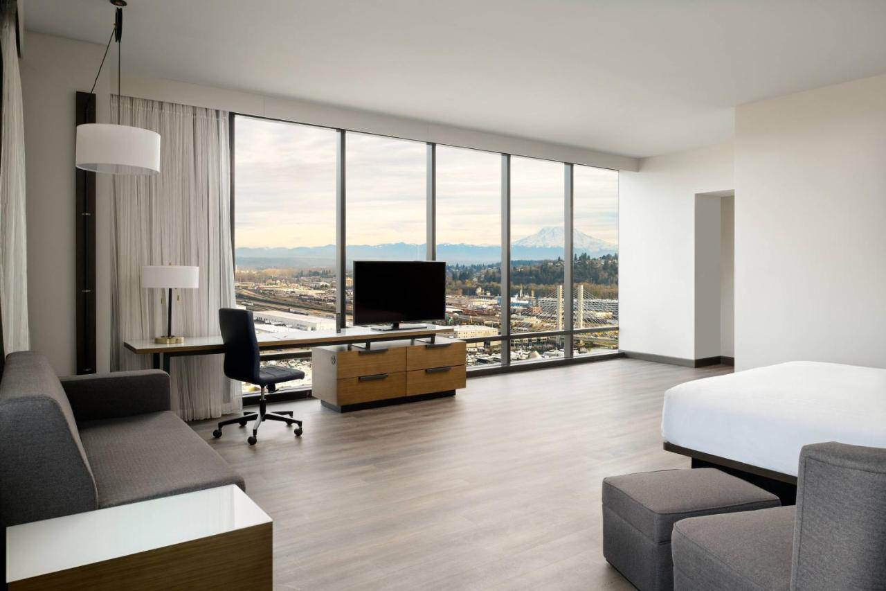 Executive Suite, 1 King, Sofa bed, City view, Corner room at Marriott Tacoma Downtown