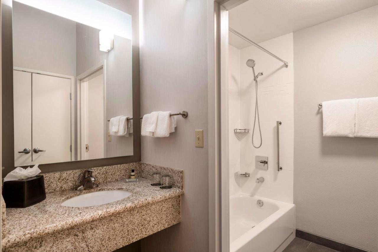 | Courtyard Denver Southwest/Lakewood