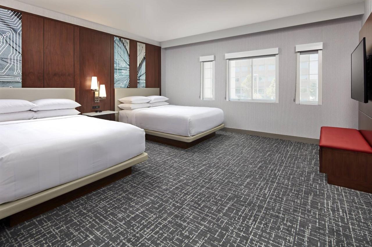 One-Bedroom Suite with Two Queen Beds and Sofa Bed at San Mateo Marriott San Francisco Airport