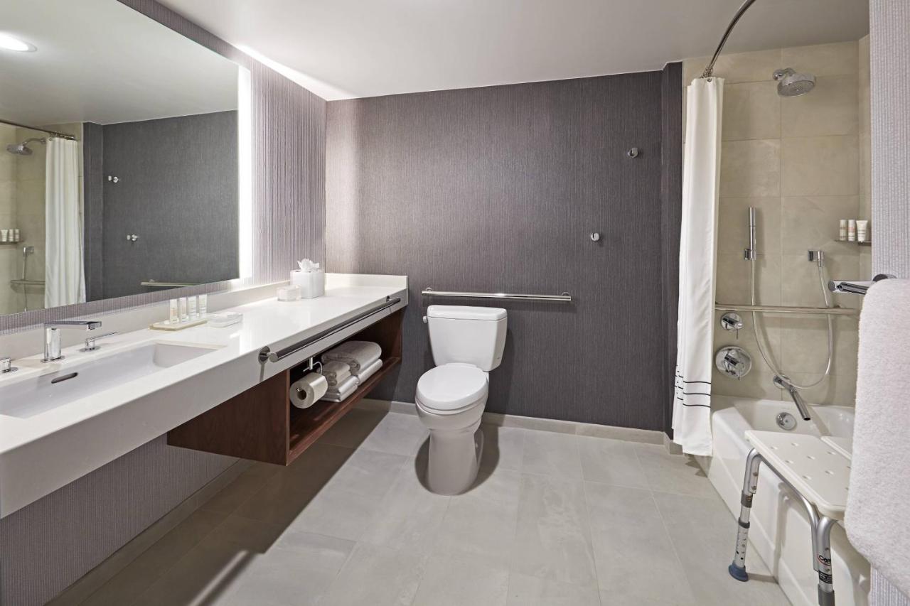 Queen Room with Two Queen Beds - Concierge Lounge Access at San Mateo Marriott San Francisco Airport