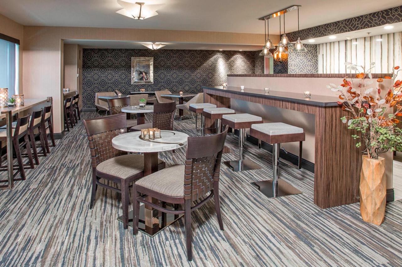 Concierge Level King Room - High Floor at Rochester Airport Marriott
