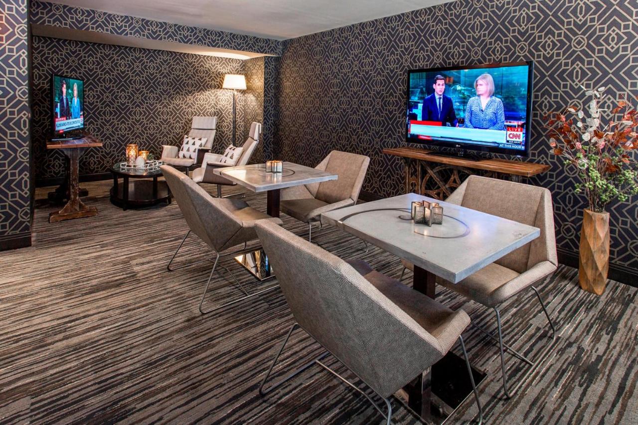Concierge Level King Room - High Floor at Rochester Airport Marriott