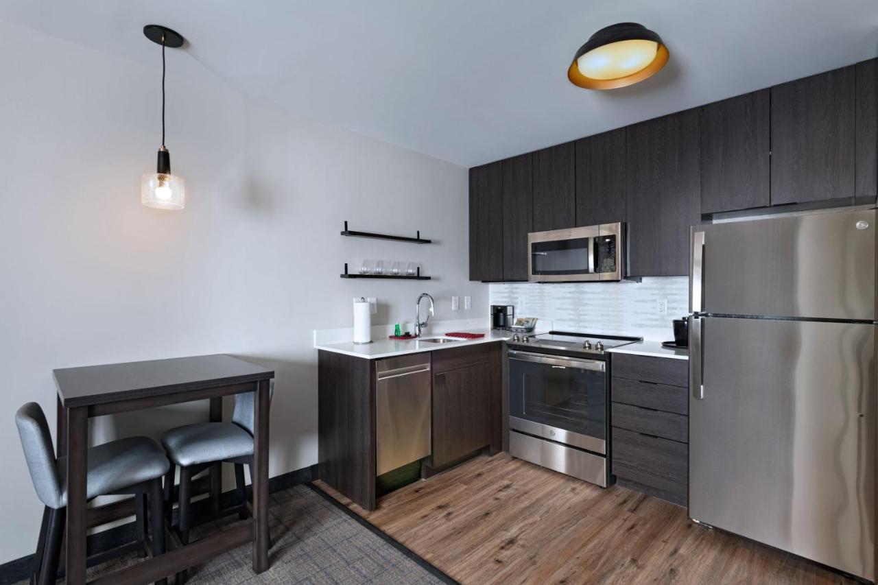| Residence Inn New Brunswick Tower Center Blvd.