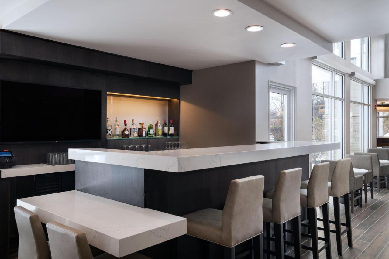 | Residence Inn New Brunswick Tower Center Blvd.