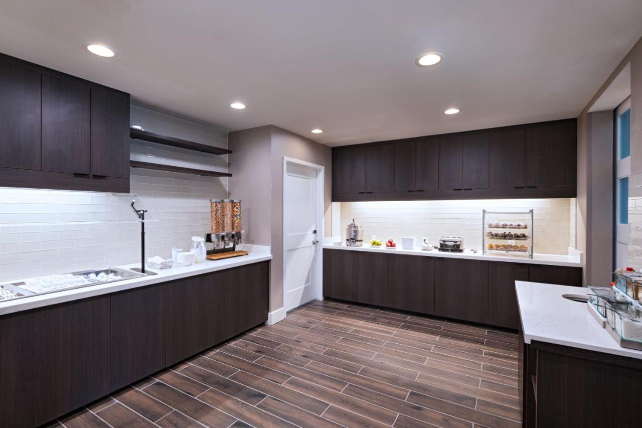 | Residence Inn New Brunswick Tower Center Blvd.