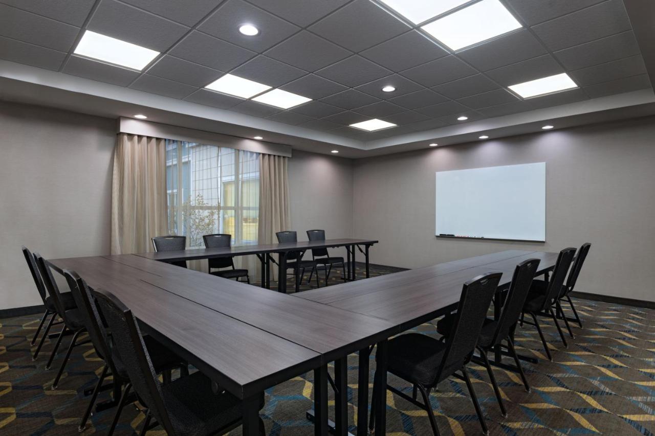 | Residence Inn New Brunswick Tower Center Blvd.