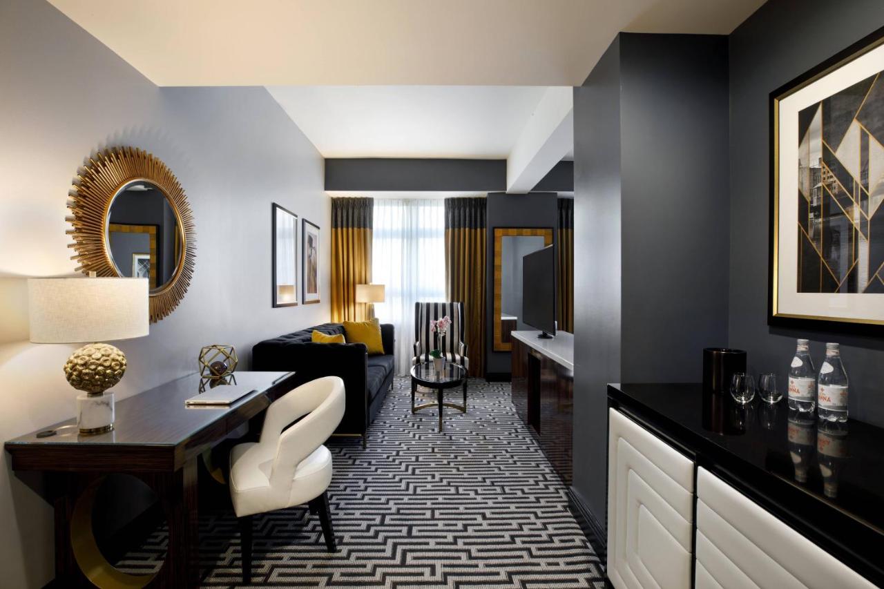Guest room, 1 Queen, City view at Hotel Metro, Autograph Collection