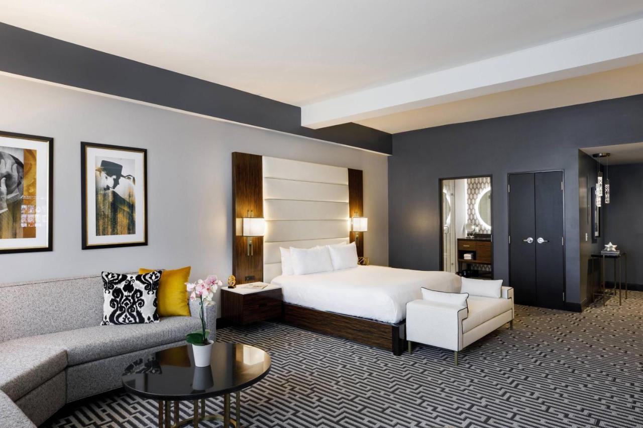 Guest Room, 1 King at Hotel Metro, Autograph Collection