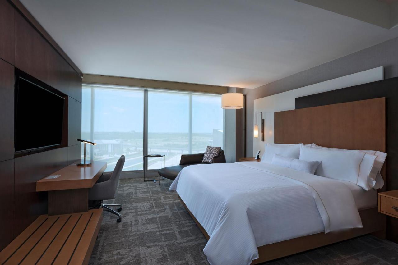 Executive Suite, Executive Suite, 1 King at The Westin Irving Convention Center at Las Colinas