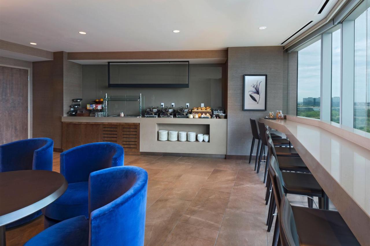 Executive Suite, Executive Suite, 1 King at The Westin Irving Convention Center at Las Colinas