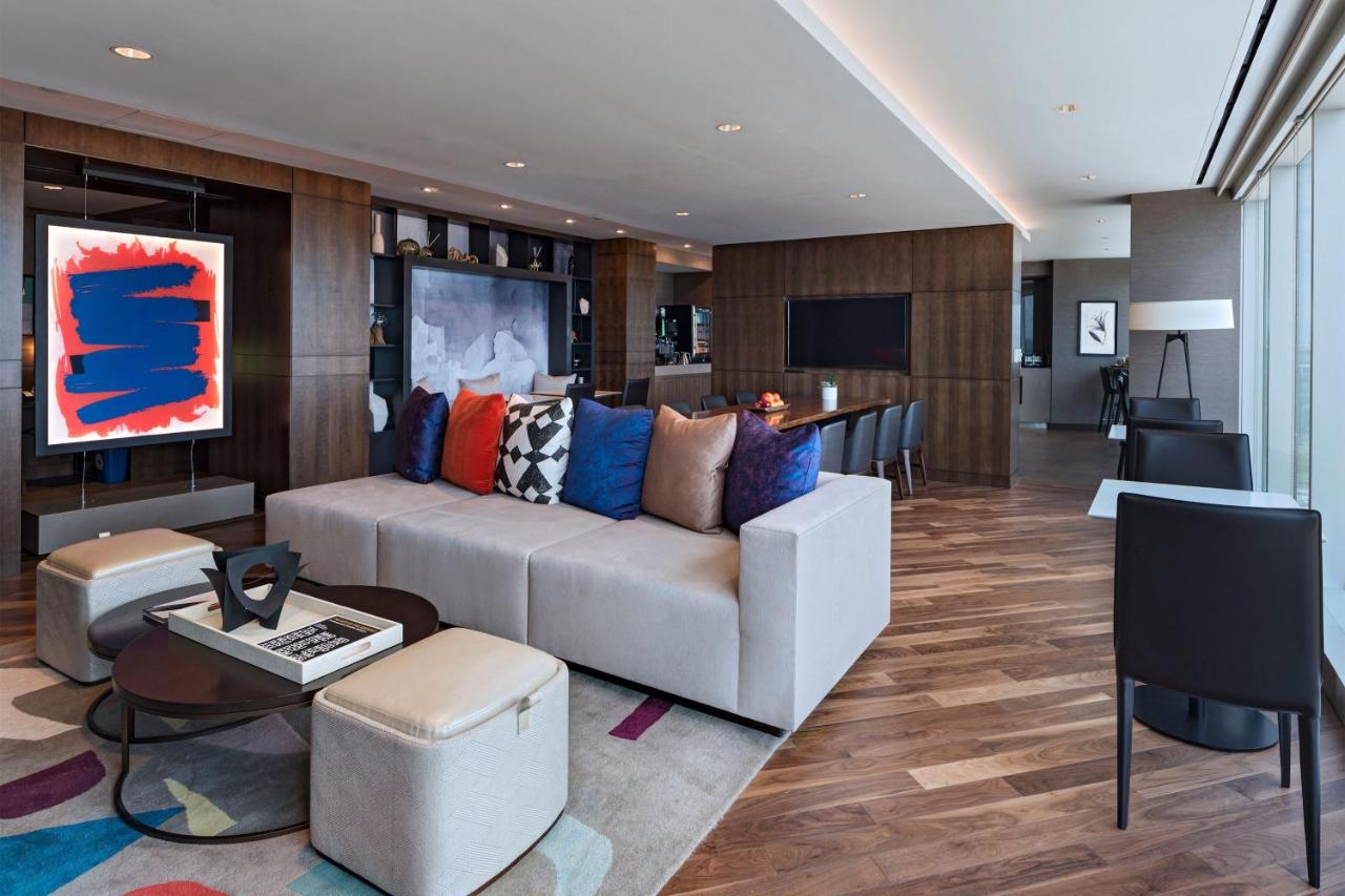Executive Suite, Executive Suite, 1 King at The Westin Irving Convention Center at Las Colinas