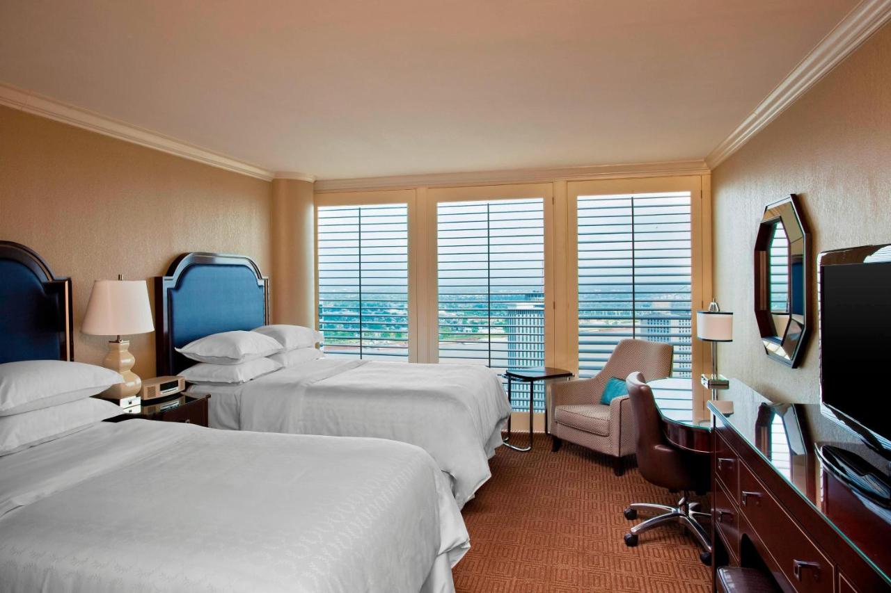 Club level, Guest room, 2 Double at Sheraton New Orleans Hotel