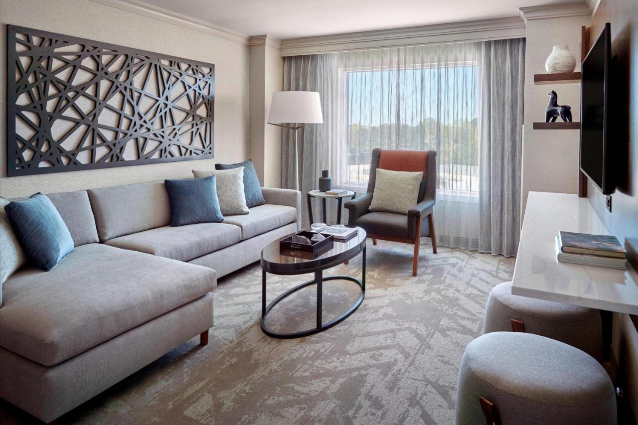 1 Bedroom Suite, 1 King at Atlanta Airport Marriott Gateway