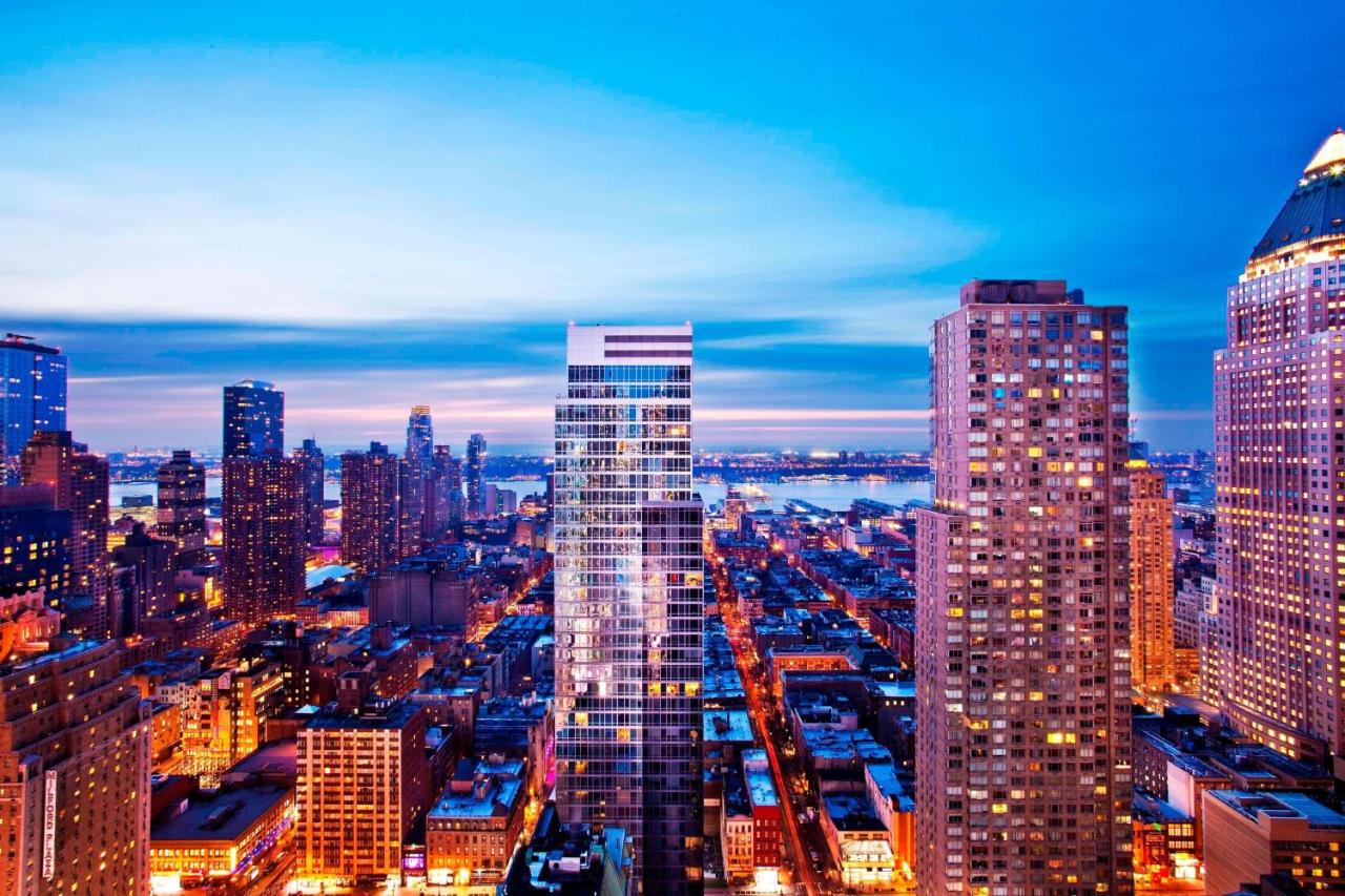 Cool Corner Room, 1 King, Hudson River view at W New York - Times Square