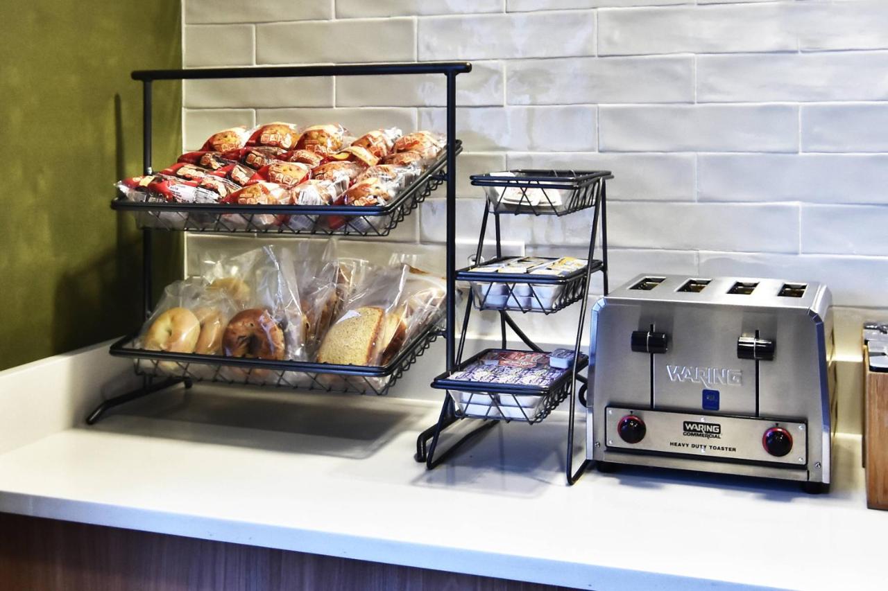 | Fairfield by Marriott Inn & Suites Richmond Innsbrook