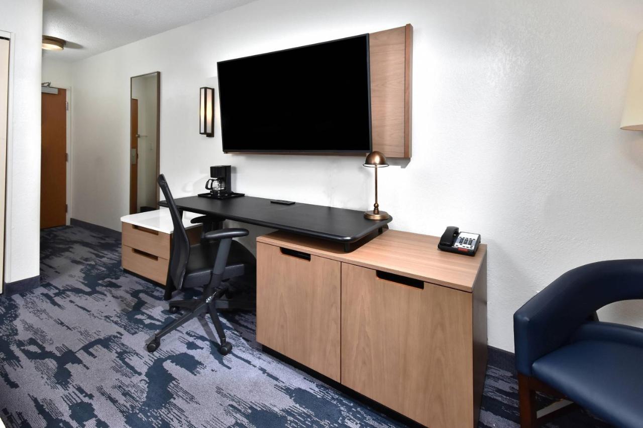 King Room at Fairfield by Marriott Inn & Suites Richmond Innsbrook