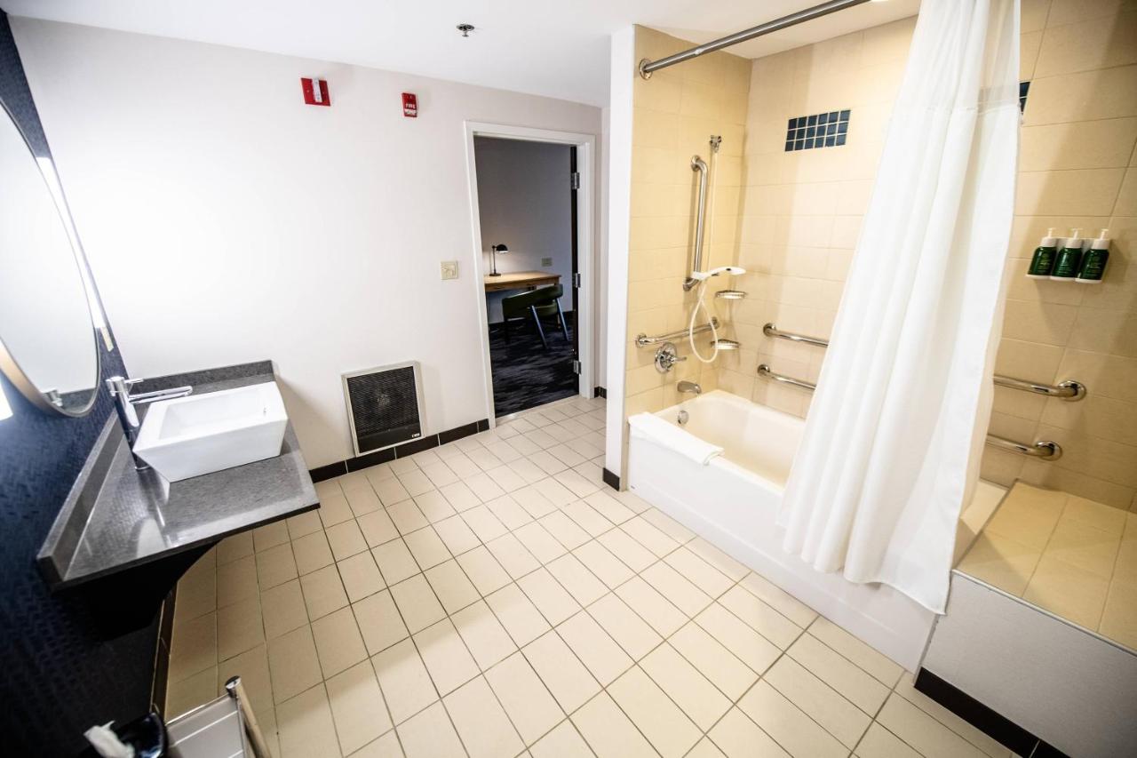 | Fairfield by Marriott Inn & Suites Washington Casino Area