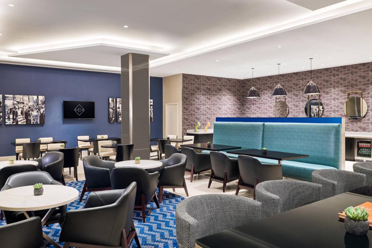 Standard King or Queen Room - Concierge Level at Hotel Chicago Downtown, Autograph Collection by Marriott
