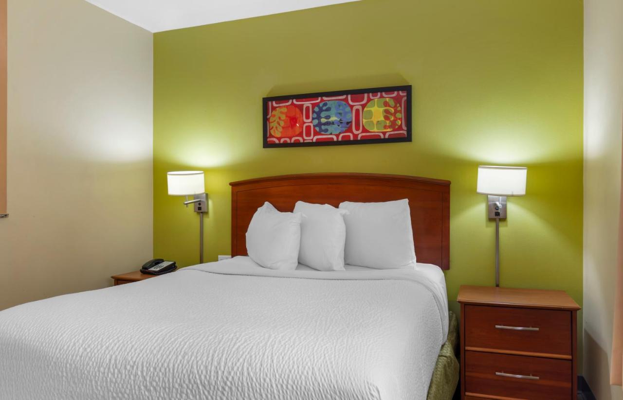 2 Bedroom Suite 2 Queen Beds Non-Smoking at Extended Stay America Suites Atlanta Norcross Peachtree Corn
