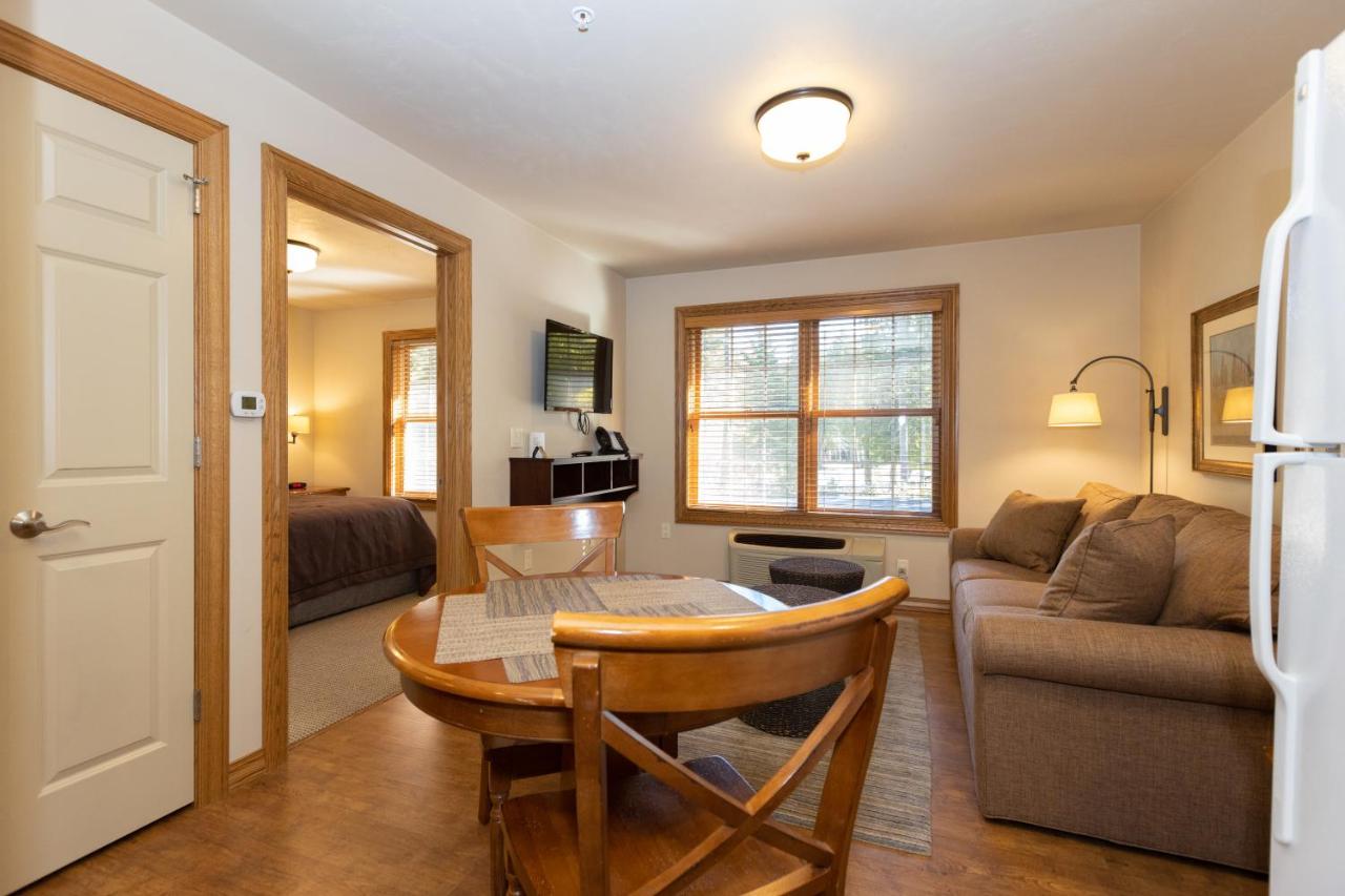 One-Bedroom Suite at Gordon Lodge