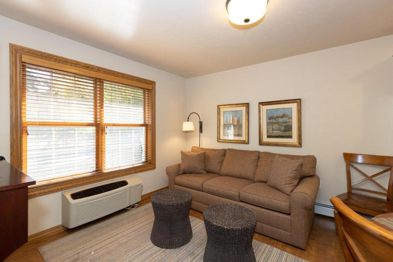 One-Bedroom Suite at Gordon Lodge