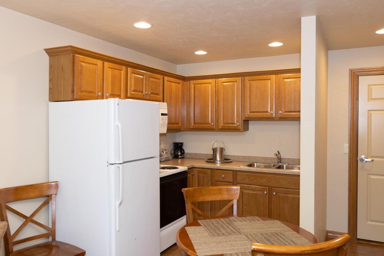 One-Bedroom Suite at Gordon Lodge