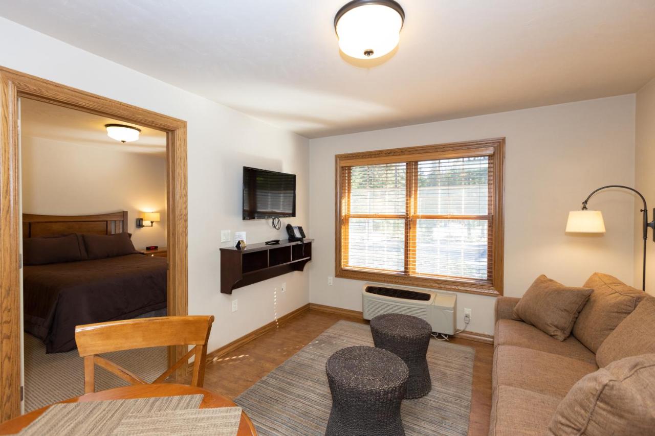 One-Bedroom Suite at Gordon Lodge