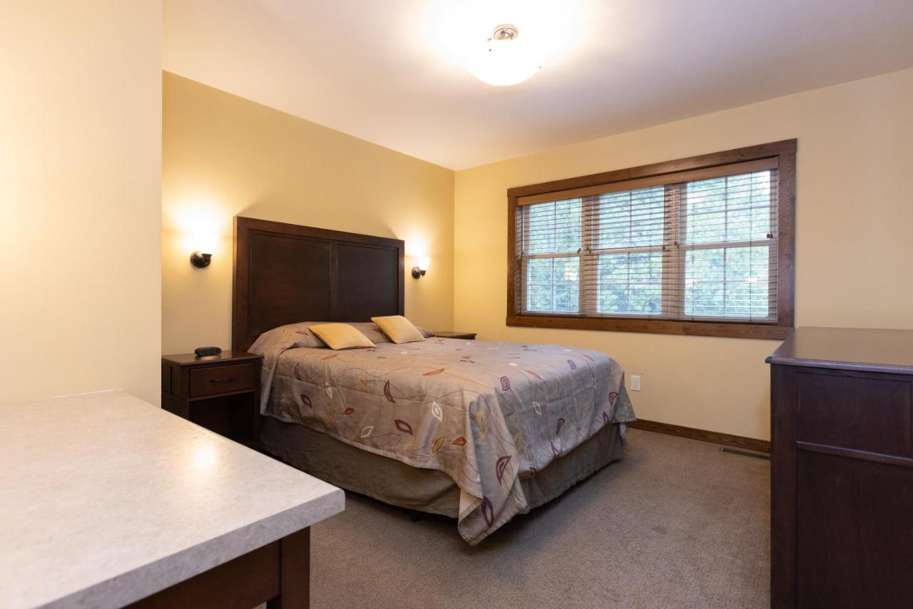 Five-Bedroom House at Gordon Lodge
