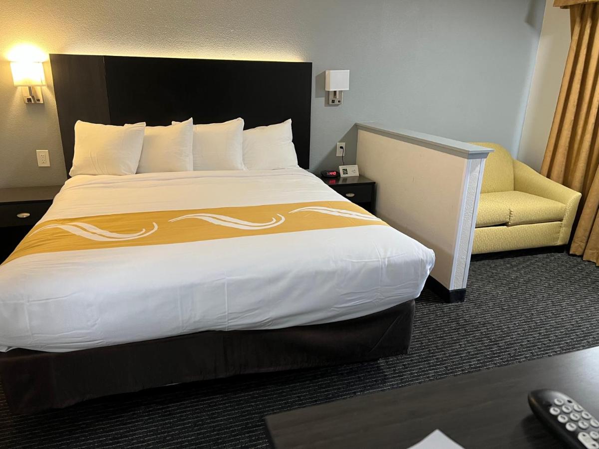 King Suite with Sofa Bed - Non-Smoking at Quality Inn & Suites South San Jose / Morgan Hill