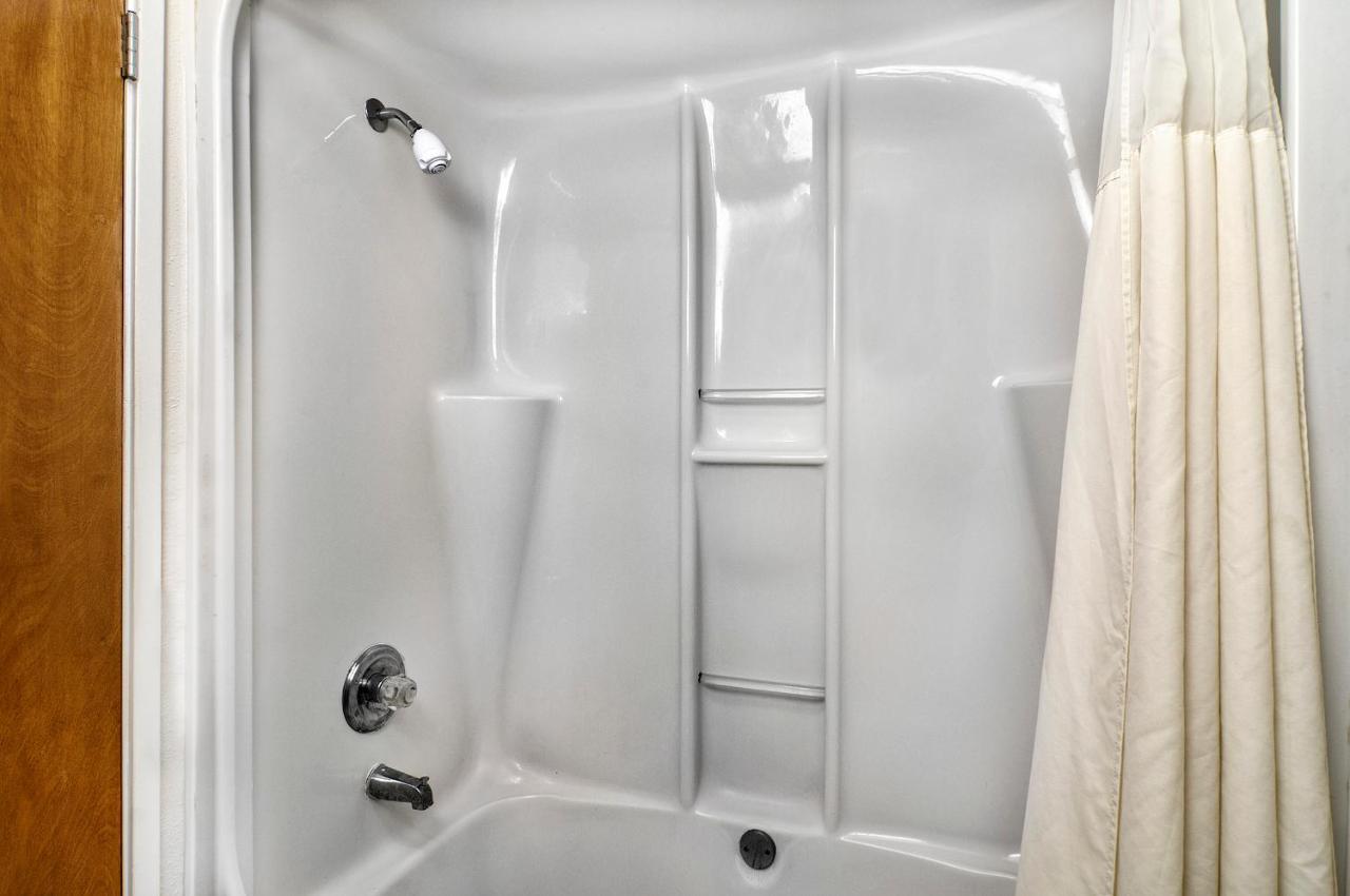 Standard Queen Room with Two Queen Beds - Non-Smoking at Quality Inn & Suites South San Jose / Morgan Hill