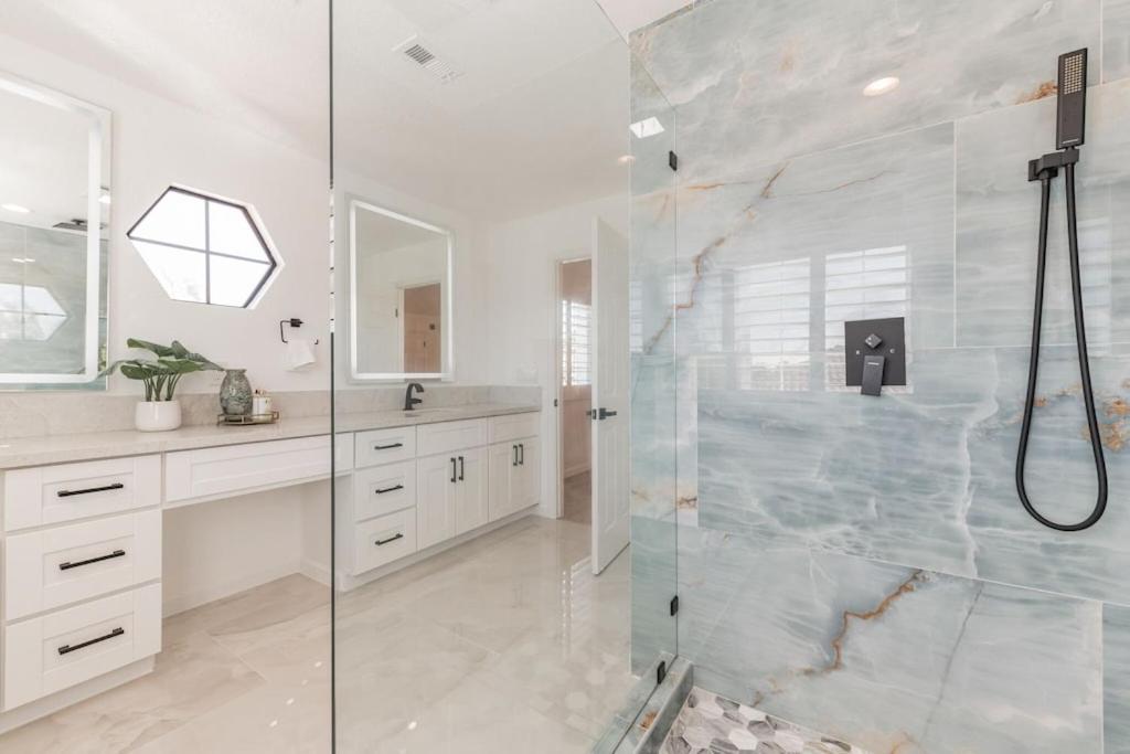 | Modern home in Bernardo Heights with club house amenities!