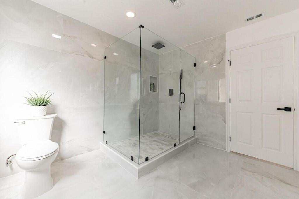 | Modern home in Bernardo Heights with club house amenities!