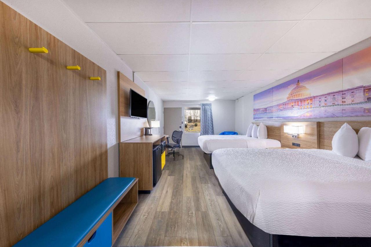 2 Double Beds, Mobility Accessible Room, Smoking at Days Inn by Wyndham Fredericksburg North