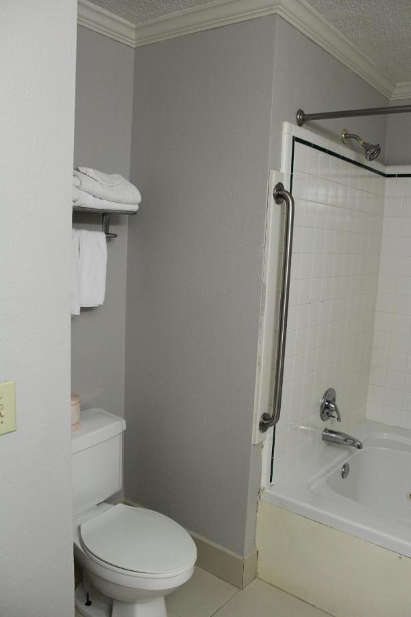 Executive King Suite - Non Smoking at Quality Inn Crossville Near Cumberland Mountain State Park