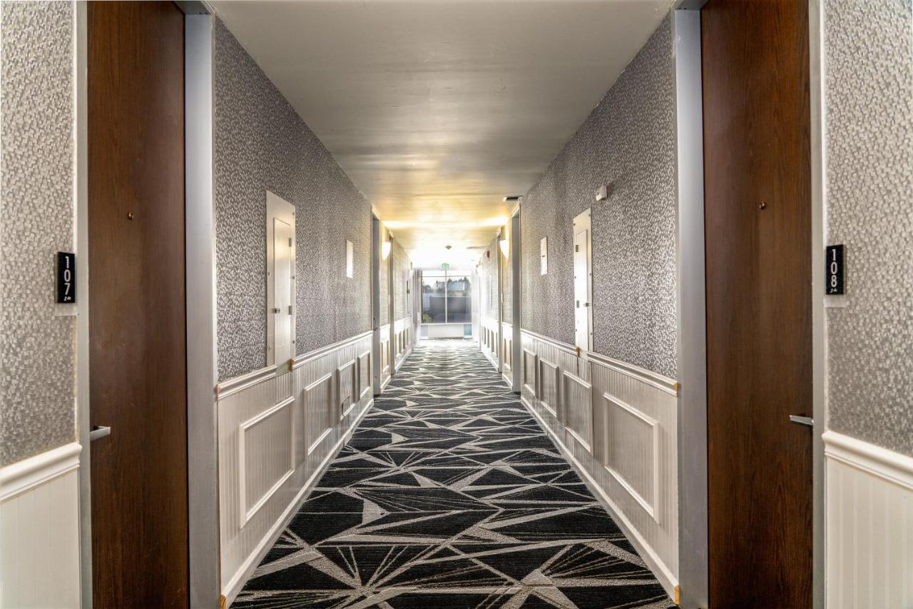 | Rose Garden Inn - San Luis Obispo