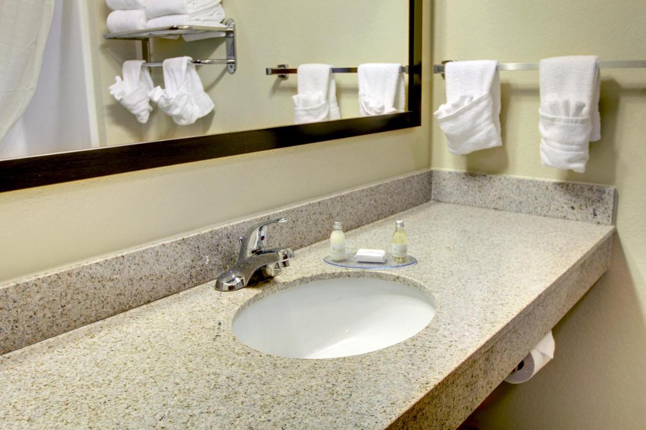 | Cobblestone Hotel & Suites - Waynesboro