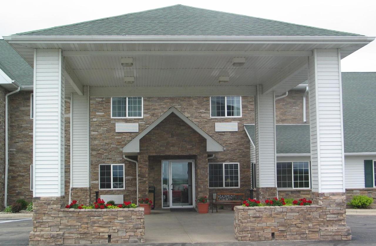 | Savanna Inn & Suites