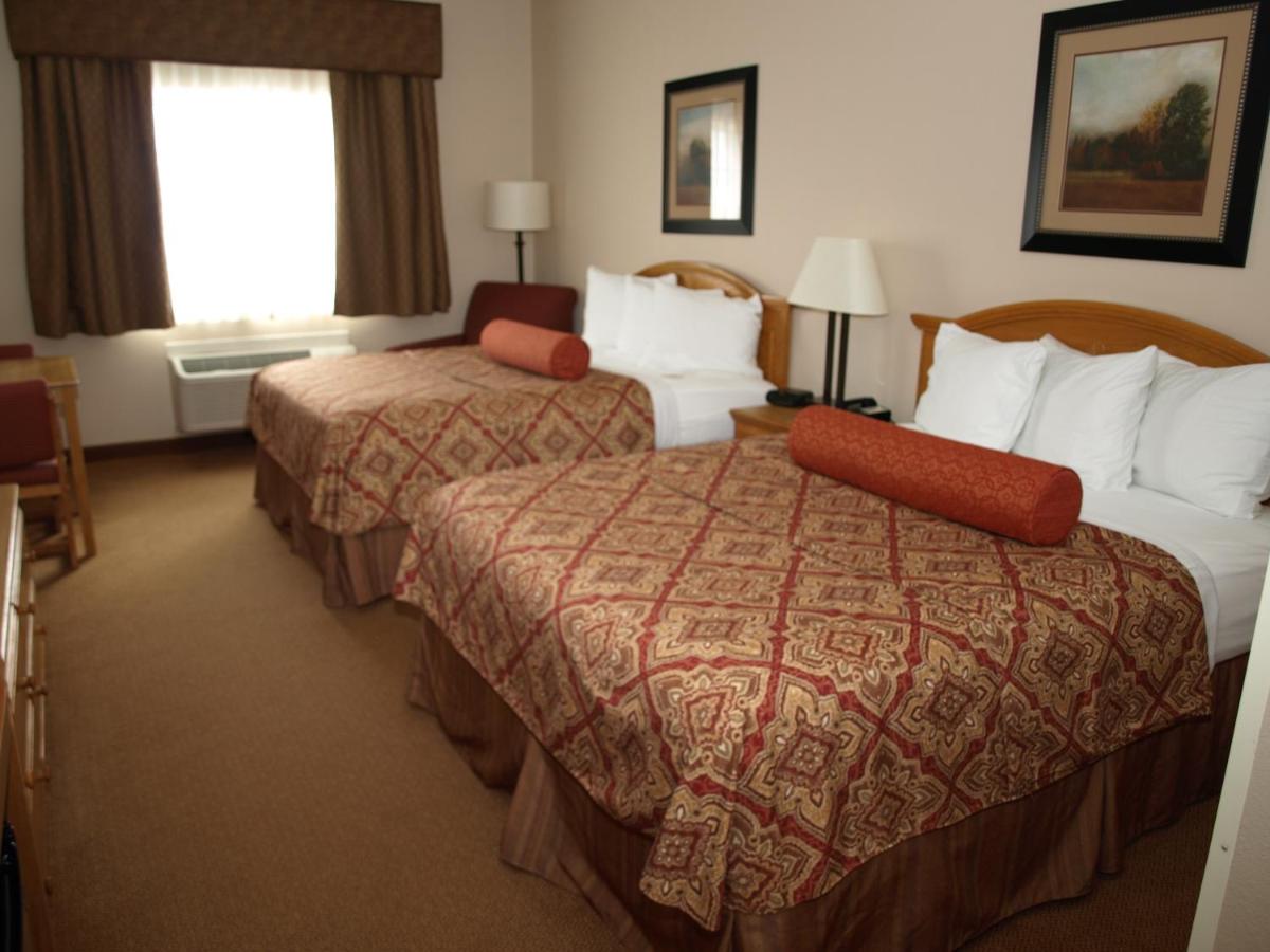 | Savanna Inn & Suites